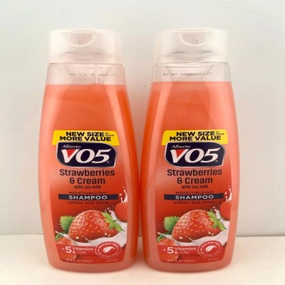 Alberto VO5 Strawberries & Cream Moisturizing Shampoo with Soy Milk, for All Hair Types, 16.9 fl oz 500ml.